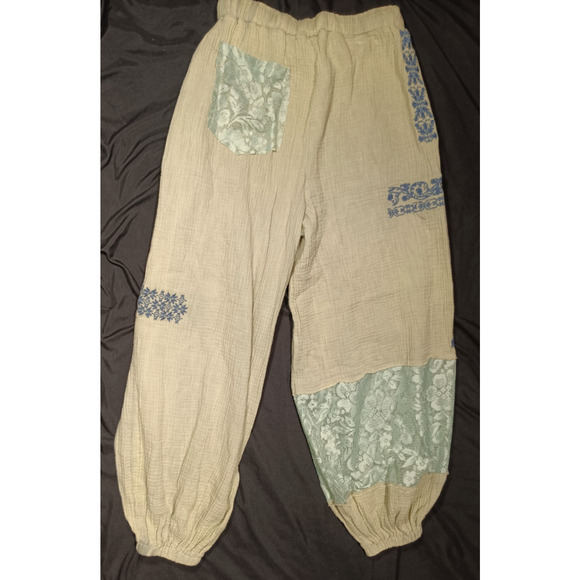 POL I'm So Fly Gauze + Lace Large Embroidered Slouchy Jogger Pants Harem Green - Picture 5 of 5